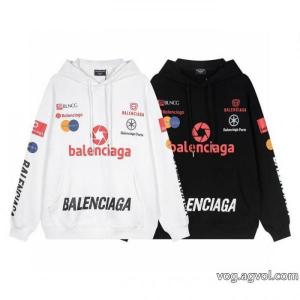 パーカーbalenciaga偽物 ブランド必需品映え度MAX