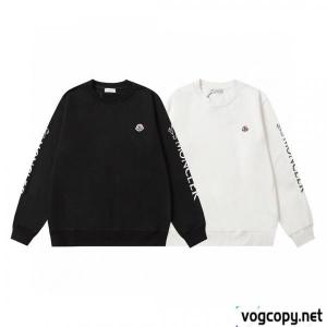 MONCLERプリントラウンドネックパーカー