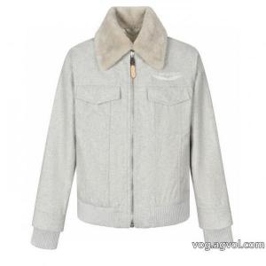 LOUIS VUITTONウールの襟継ぎ羊毛綿入れの服コート