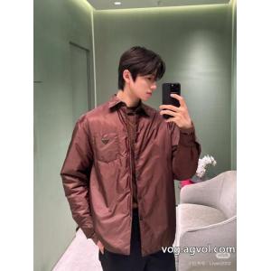 Prada秋冬新作再生ナイロンシャツ式綿入れの服