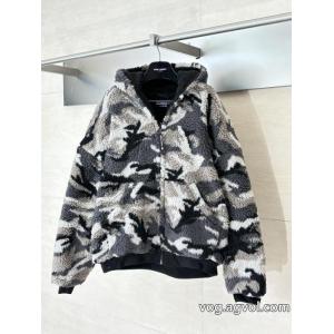 コピー ブランド 通販魅力的 お洒落な存在感  ポップbalenciagaコート