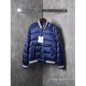 ダウンジャケットMONCLERコピー 品 販売着心地良く 暑い冬に軽やかな涼しげ 潮流