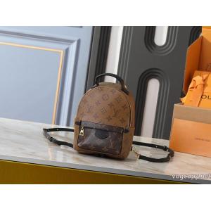 レディースバッグブランド フェイク新色入荷 無機質さが魅力 格上げ！LOUIS VUITTON