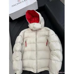 ダウンジャケット偽物 ブランド ショップ話題の新作到着！ 上品な光沢感 洗練な一品MONCLER