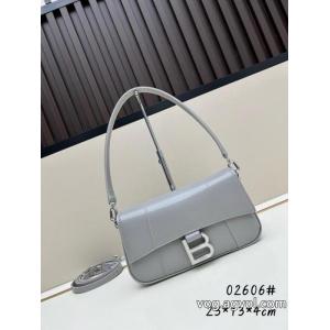     バッグロゴが素敵 柔らかな着心地 2026新品セールコピー ブランド 販売balenciaga.