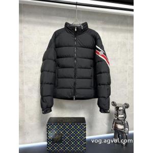 MONCLER偽 ブランドダウンジャケット高品質 人気 魅力的な 安心国内発送