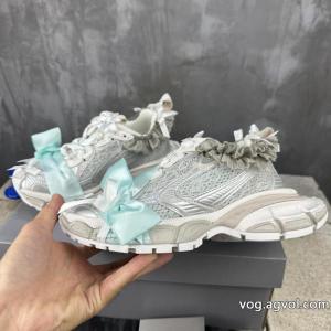 balenciaga    スニーカー着心地に 高級感溢る 男女通用ブランド 偽物 激安 通販.