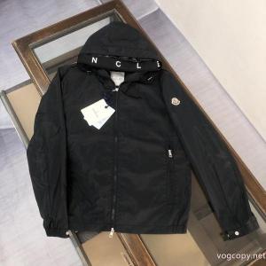 偽物 ブランド 販売ジャケット限定版プリント 話題の新作到着 目を惹くMONCLER