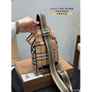 BURBERRYブランド 偽物 激安柔らかい色調 新作販売開始 上品な質感胸バッグ