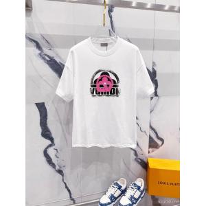 Tシャツブランド 偽物 激安 通販LOUIS VUITTON激安新作 気要チェック コーデの主役
