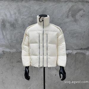 ブランド 通販モンクレール旅行にも最適 日本未入荷カラー 最新商品即完売必至    ダウンジャケット.