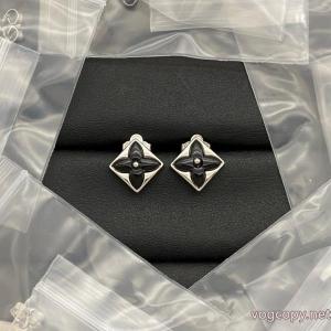 2026秋冬の必須アイテム とってもお洒落 安定した質感偽物 ブランド 販売    アクセサリーLOUIS VUITTON....
