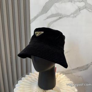     帽子財布 スーパーコピー 通販 素敵な冬の定番アイテム 特価価格激安 通販 専門店PRADA.