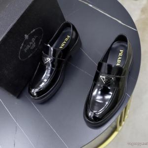     ビジネスシューズ偽 ブランド 購入大人可愛い 流行 オシャレ度アップPRADA..