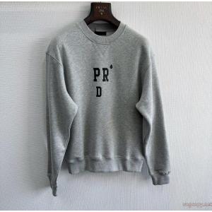 ブランド 偽物 激安 通販    ブランド 長袖冬のコーデにぴったり 優れたデザイン すぐにお届けPRADA..