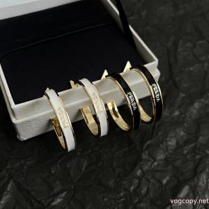 PRADA    アクセサリー今すぐ買えちゃう！新着 売上ランキング1位 心がときめく新作ブランド 激安..