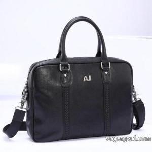 ARMANI    バッグブランド コピー バック女性らしいシルエット 最新作入荷 話題のアイテム..