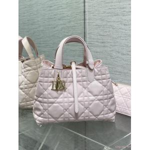 Dior在庫数限定 通気性のいい 使いやすいコピー ブランド 販売バッグ.