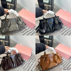 MIUMIU限定激安 2026 モード感の高い 全民望むな新作ブランド コピー 激安バッグ