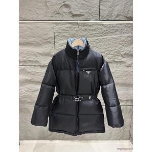 PRADAダウンジャケットコピー ブランド超稀少 最安価格新品 2026年秋冬のトレンドアイテム.