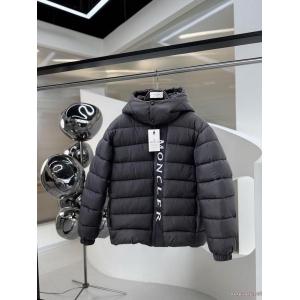 ブランド アクセサリー 激安MONCLER幅広いシーン 圧倒的な高級感 クール印象ダウンジャケット