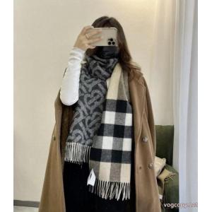 マフラースーパー コピー 安心 サイト海外人気アイテム 万能な一品 強い魅力を感じる一枚 バーバリー.