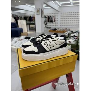 限定コレクション 2026-2026秋冬のファッション 今買い◎得    スニーカーFENDIブランド コピー 品.
