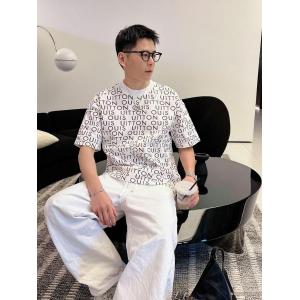 偽 ブランド 販売LOUIS VUITTONセレブ愛用26新作 プレゼントにもピッタリ 快適的Tシャツ