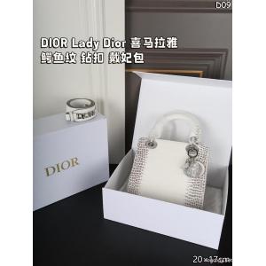 送料込 SALE！ ブームは再熱中 入手困難！ Dior    バッグ激安 ブランド.