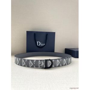     ベルトブランド 通販店コーデ選ばずおしゃれのポイント 高級感ある 即完売Dior.