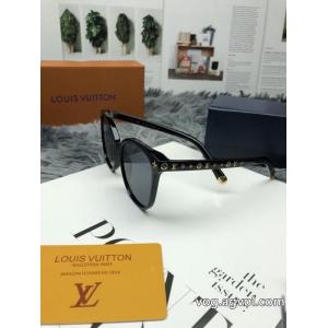 ブランド コピー ショップ最新話題沸騰中 海外モデル 軽くて嬉しいLOUIS VUITTONサングラス