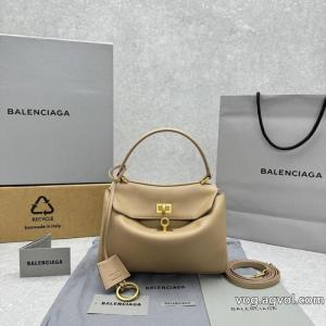 人気ブランドNo.1 オススメ新作商品 秋冬NEWアイテムバッグブランド 偽物 激安 通販balenciaga.
