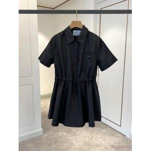 ワンピースPRADAロゴが印象的 入手困難 稀少*入手困難ブランド 偽物 激安 通販..