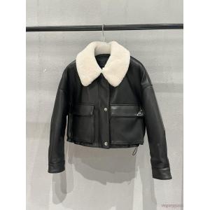 話題の新作到着 品質の高い 海外限定アイテムPRADAブランド アクセサリー 激安ダウンジャケット..