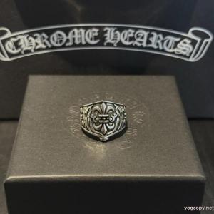 CHROME HEARTSブランド コピー 通販    指輪カラーリング素敵な 特別価格 人気モデル雑誌掲載.