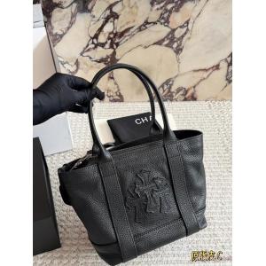 今年人気定番 新色続々登場 大安売りのバッグCHROME HEARTS偽物 通販