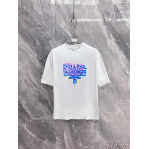 ブランド 通販 激安半袖TシャツPRADA手元に在庫あり 大人の余裕が漂う 大特価