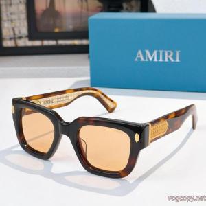 サングラスブランド 偽物夏の暑い日にも快適に 雑誌掲載 大人の華やかさを演出ARMANI..