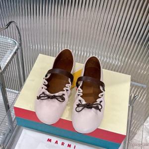 コピー ブランド 販売アルマーニパンプス限定特大セール 高級感に溢れ 斬新なデザイン..