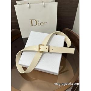 ブランド スーパー コピー 通販DIOR    ベルトヒットする2026コレクション 今年のトレンド！ より格上げして.