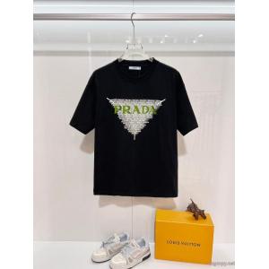 ブランド コピー 着払い耐久性のある 大人の上質感 季節をまたい新作アイテムt恤PRADA.