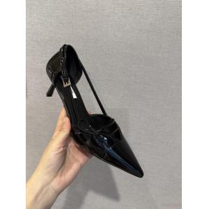 サンダル【2026春夏】の注目トレンド 芸能人人気 超希少商品PRADAブランド 偽物 激安 通販..