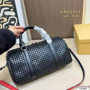 ブランド 偽物バッグ今年の2026コーデに活躍する トレンドの最先端に 大人気コラボ商品Christian Loubouti...
