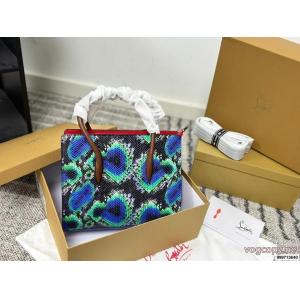ブランド 偽物 激安特価価格 超一流のブランド 超お目立ちChristian Louboutinバッグ