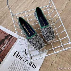 偽物 ブランド 販売    スニーカーSS26カッコいい  人気モデル雑誌掲載 カジュアル感Tory Burch.