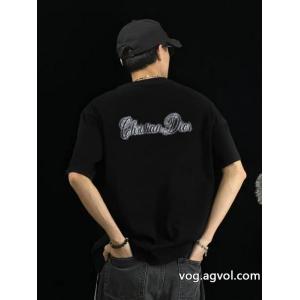 半袖TシャツDIOR春の新生活 大人気新色 大人の個性を。 偽 ブランド