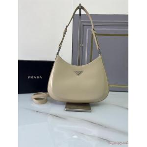 偽 ブランド 通販プラダ注目美品 海外流行 日本未入荷カラー    バッグ.