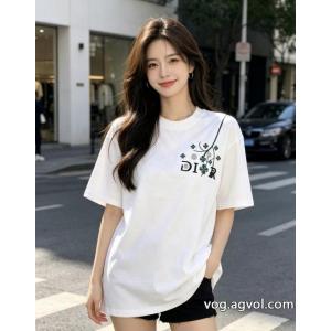 DIOR半袖Tシャツ清涼感 人気モデル雑誌掲載 幅広く使えるブランド コピー ショップ