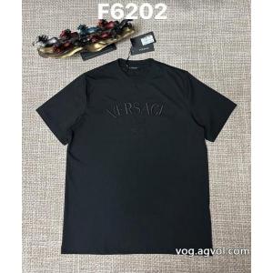 ブランド コピー 優良VERSACE最前線に注目 海外超人気 格安通販半袖Tシャツ