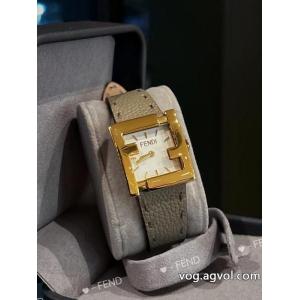 フェンディおしゃれ度をUPする新着 2026夏の定番新品到来! 優しい色味がかわいいスーパー コピー      ..
